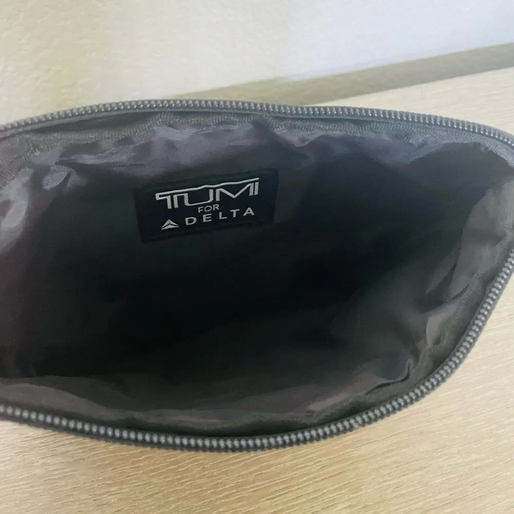 Tumi for Delta Airlines Purple Zippered First Class Amenity Kit Bag
